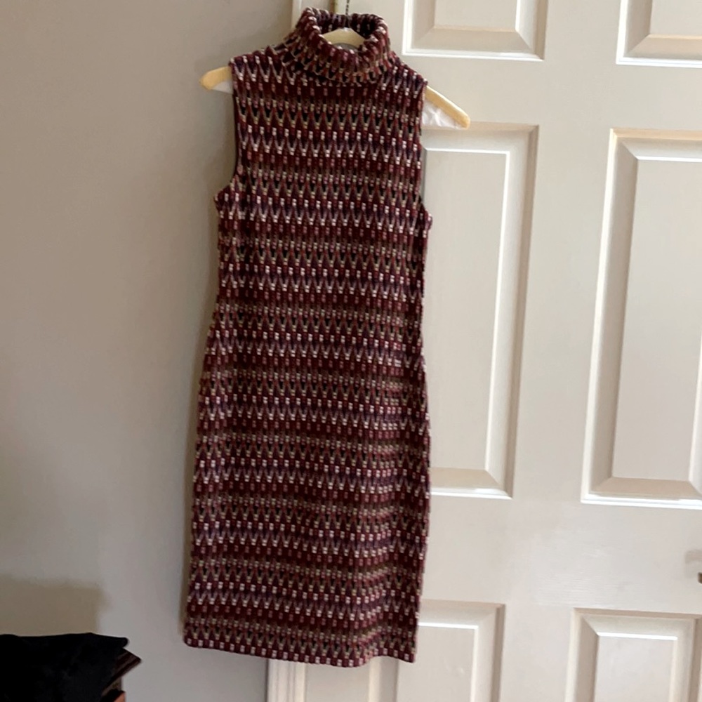 Sleeveless turtleneck knit dress